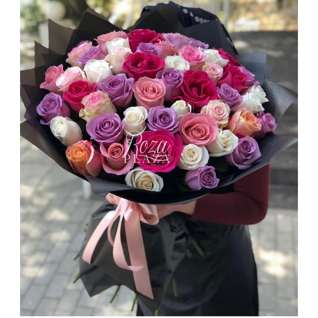 Букет « Микс из 51 розы » в Грозном от магазина цветов «Roza Plaza»