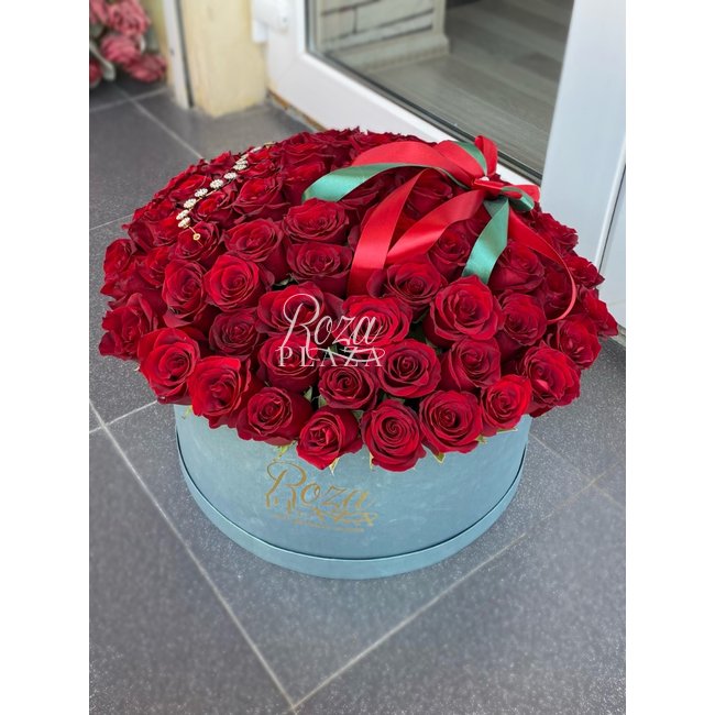 Коробка из алых роз« Писаная красавица» - салон «Roza Plaza» в Грозном