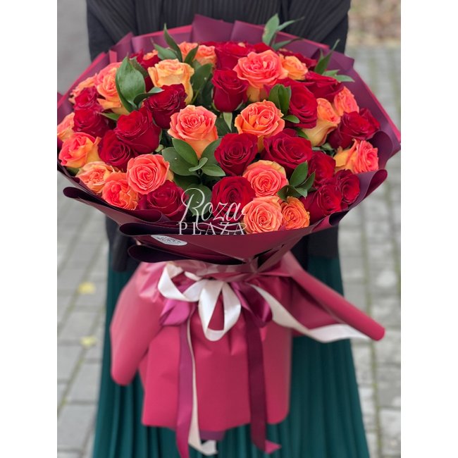 Букет «Грация» из 51 розы - салон «Roza Plaza» в Грозном