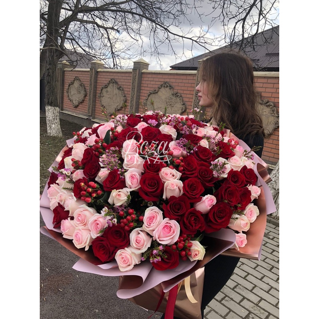 букет «Грация» в Грозном от магазина цветов «Roza Plaza»