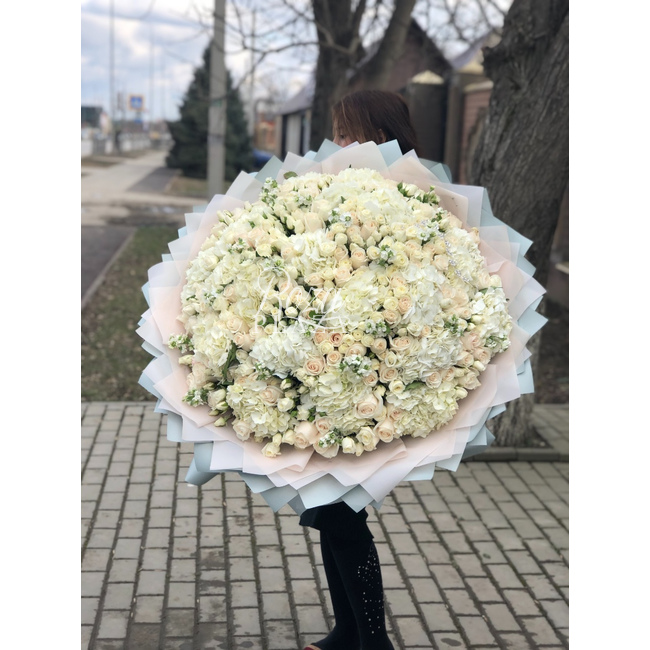 Букет«Зимнее Серебро » в Грозном от магазина цветов «Roza Plaza»