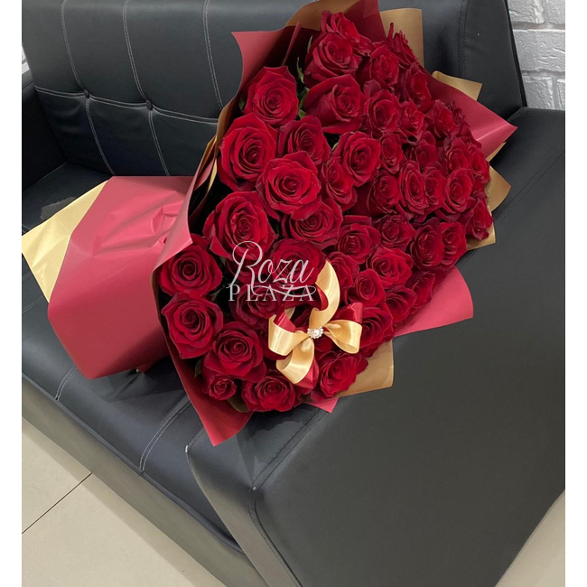 Букет из « 51 розы » в Грозном от магазина цветов «Roza Plaza»