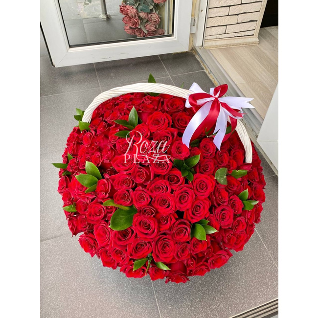 Корзина « Пламя любви  » в Грозном от магазина цветов «Roza Plaza»